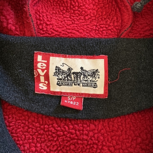 Levi’s sweater jacket - Picture 2 of 4